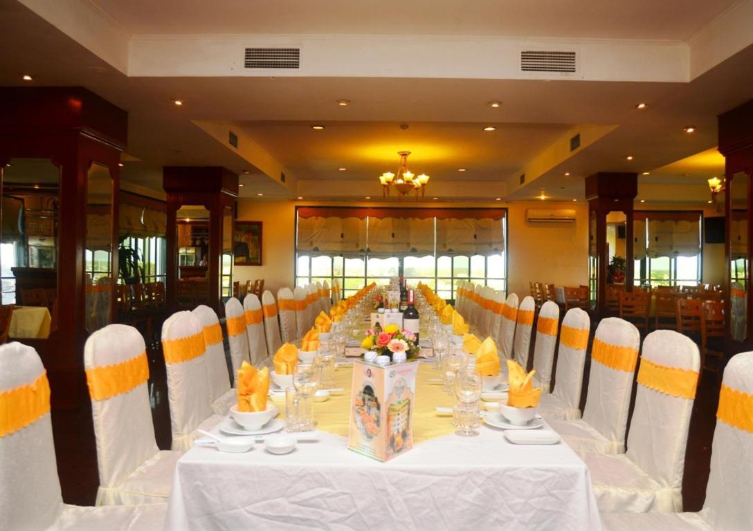 Central Hotel Κουάνγκ Νγκάι Εξωτερικό φωτογραφία