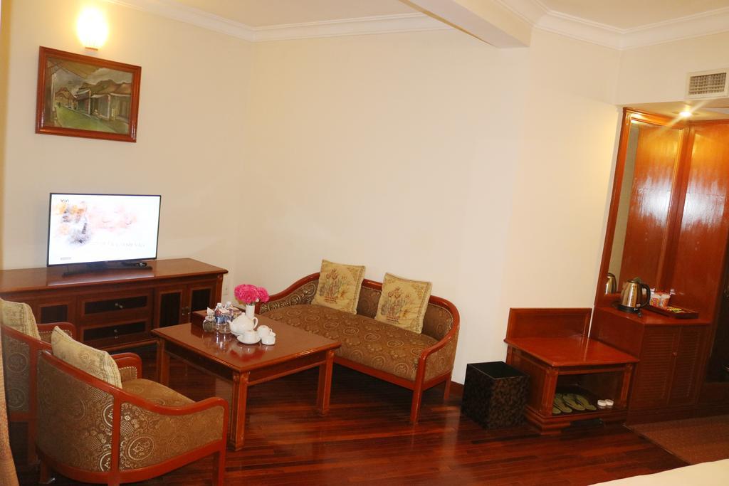 Central Hotel Κουάνγκ Νγκάι Εξωτερικό φωτογραφία