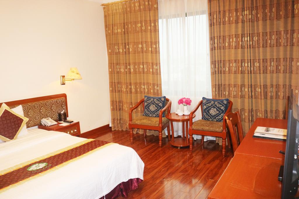 Central Hotel Κουάνγκ Νγκάι Εξωτερικό φωτογραφία
