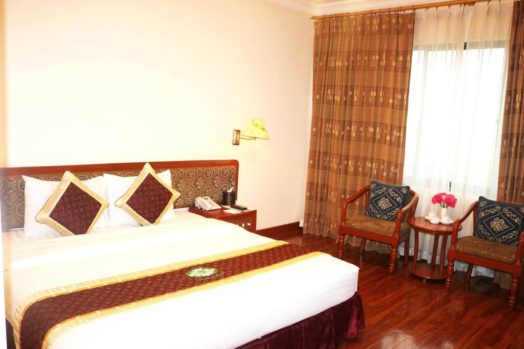 Central Hotel Κουάνγκ Νγκάι Εξωτερικό φωτογραφία