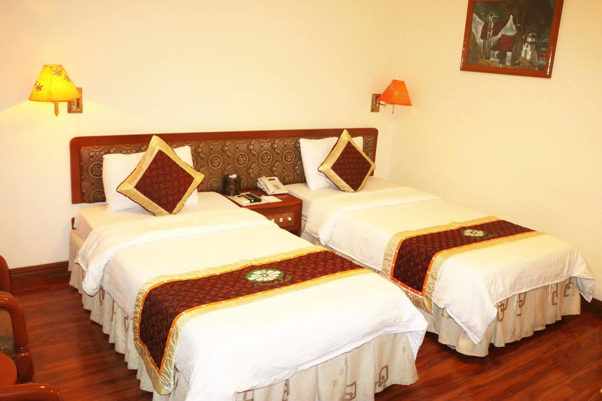 Central Hotel Κουάνγκ Νγκάι Εξωτερικό φωτογραφία