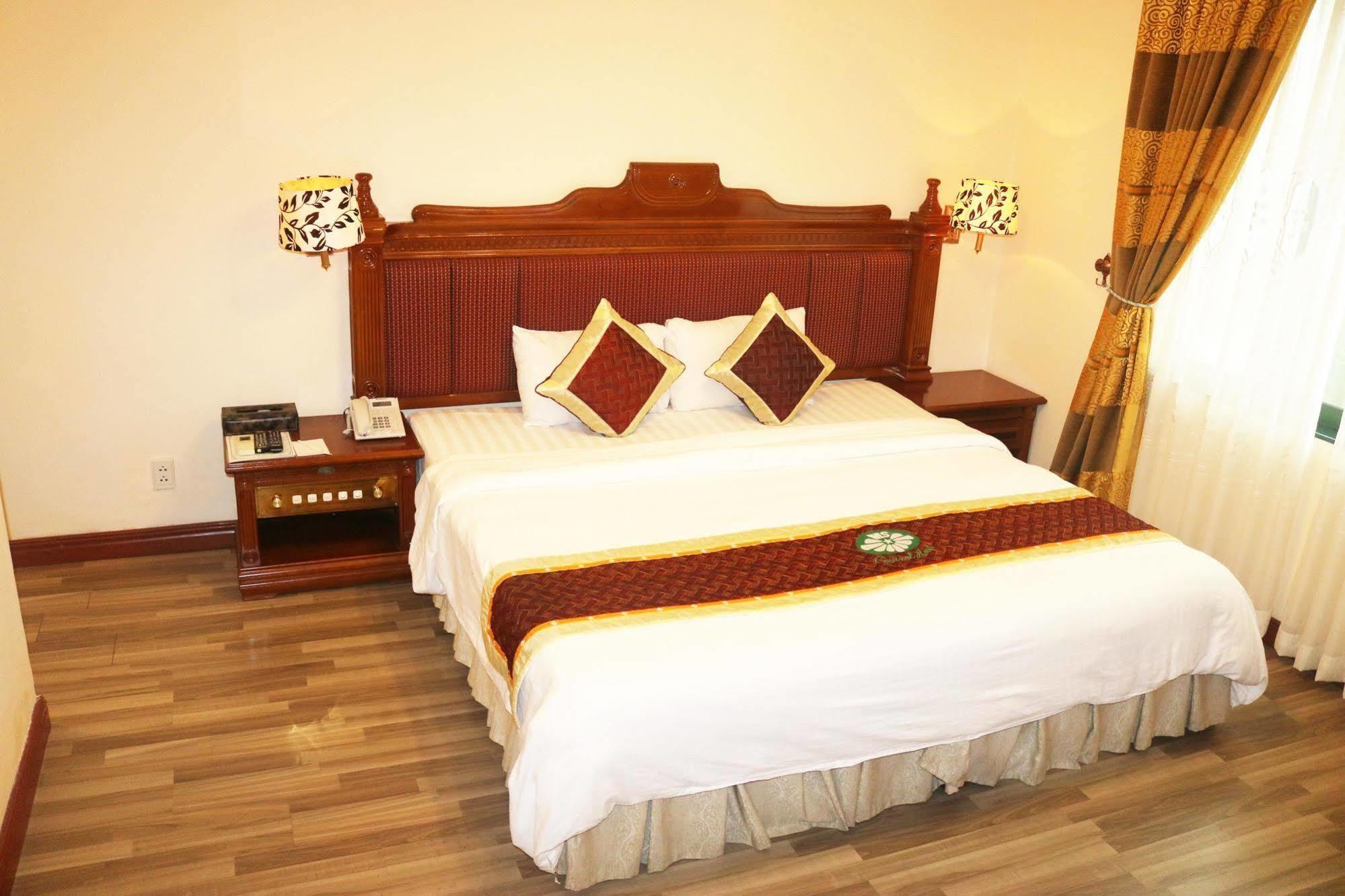 Central Hotel Κουάνγκ Νγκάι Εξωτερικό φωτογραφία