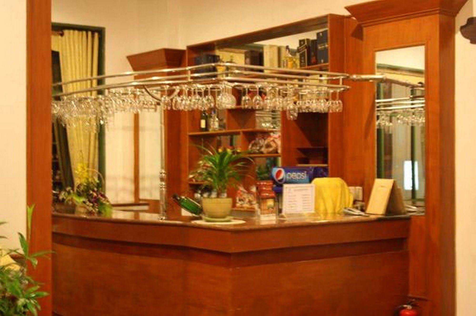 Central Hotel Κουάνγκ Νγκάι Εξωτερικό φωτογραφία