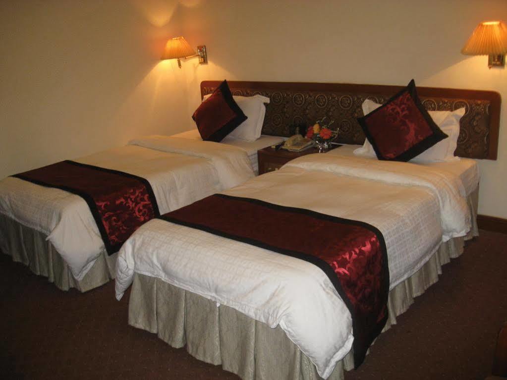 Central Hotel Κουάνγκ Νγκάι Εξωτερικό φωτογραφία