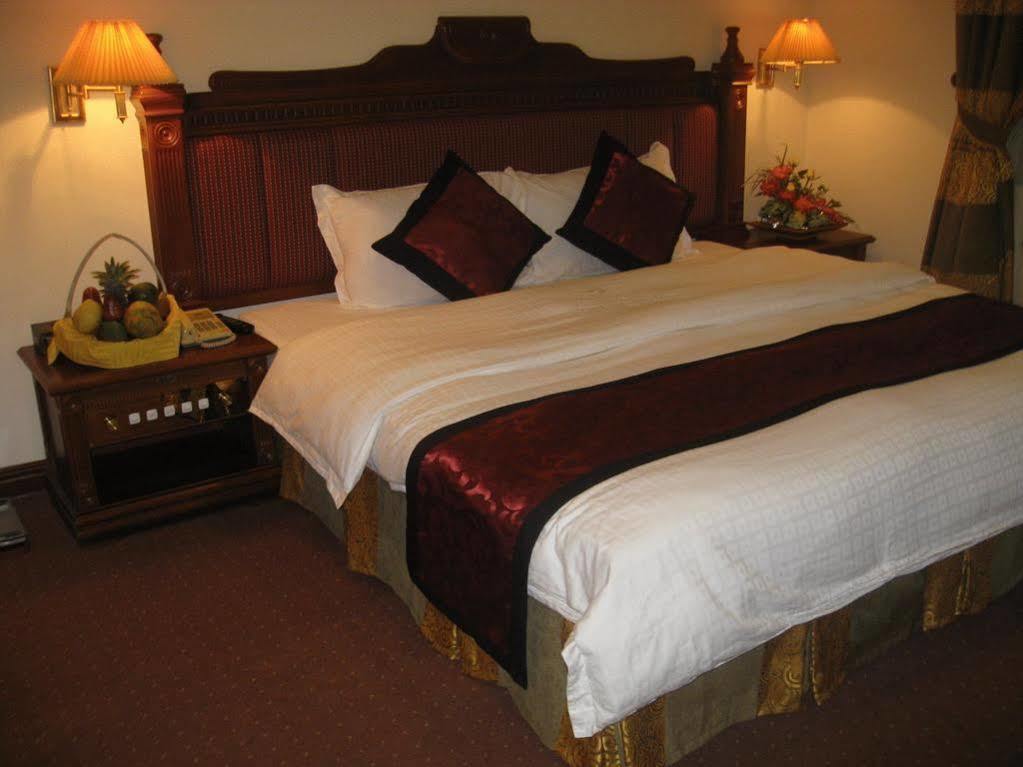 Central Hotel Κουάνγκ Νγκάι Εξωτερικό φωτογραφία