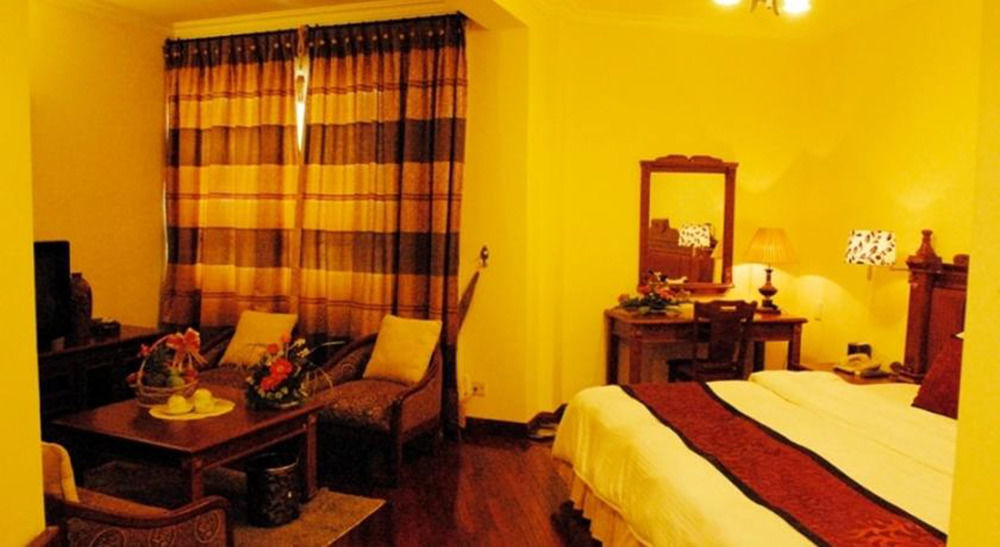Central Hotel Κουάνγκ Νγκάι Εξωτερικό φωτογραφία