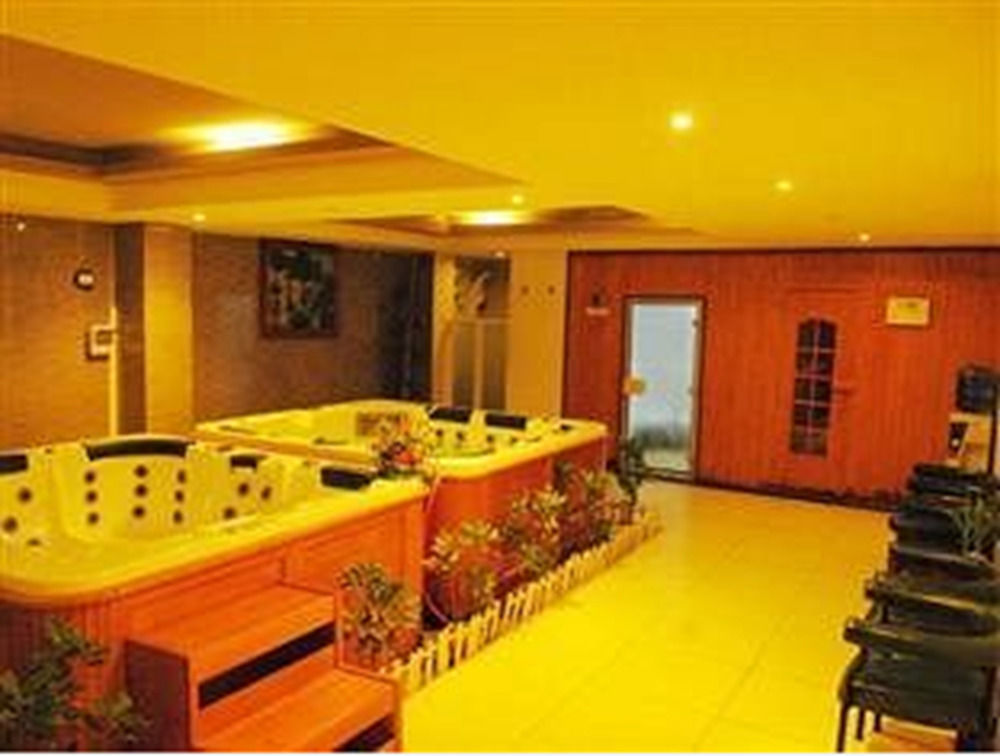 Central Hotel Κουάνγκ Νγκάι Εξωτερικό φωτογραφία